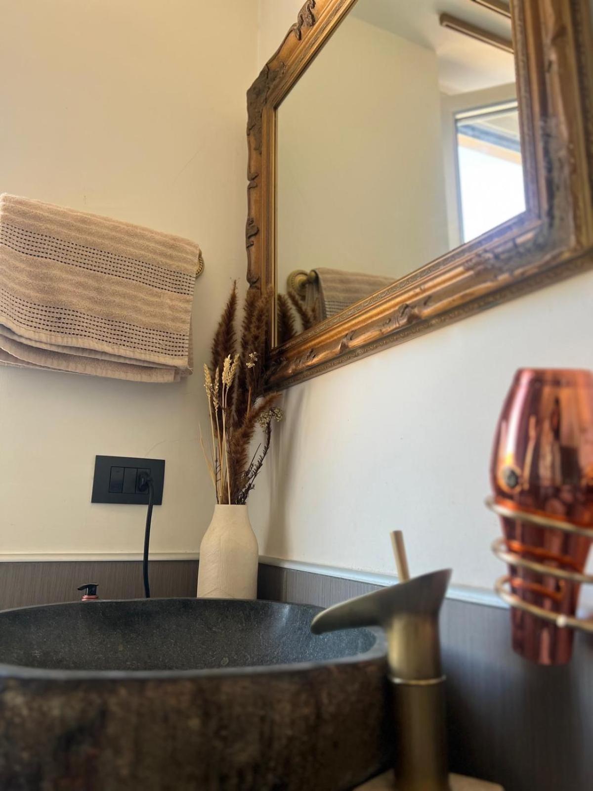 Femme Noir Luxury Spa Experience San Nicola La Strada Bagian luar foto